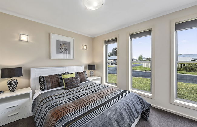 Megan Court Apartments - Photo 3