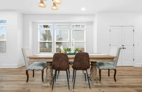 Near Indy Attractions • Deck • Patio • Fenced Yard - Photo 4