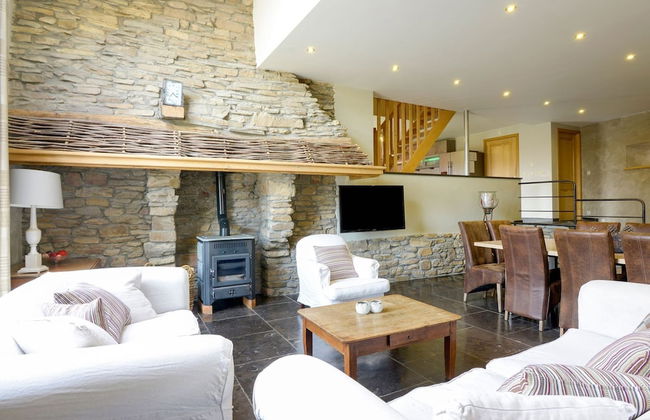 Magnificent Holiday Home in Manhay With Fenced Garden - Photo 1