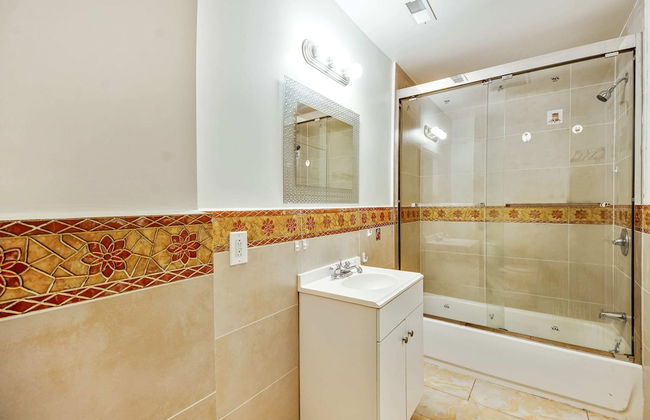 Retreat in a Stylish 2BD Apartment in the Heart of the City - Foto 13