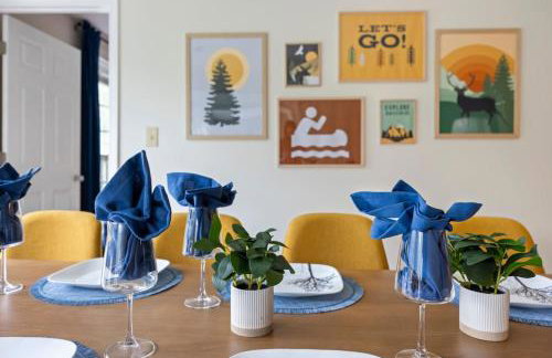 LKJ - Lakefront Home, Hot tub, Fire Pit, Games and Movie Room! - Foto 16