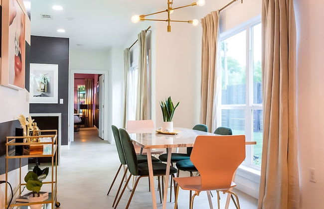 Pool Hottub Magic School Bus 5 Mins to Downtown - Photo 16