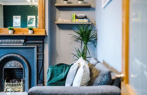 Spacious Modern Chester Home - Great Location - Photo 80