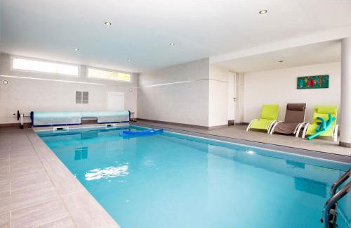 Villa Yana Bretagne Piscine Intérieure partagée et Spa Privatif 100m de la Plage - Foto 2