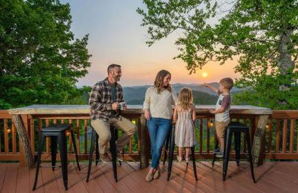 2 Cabins ~ Sleeps 22 ~ 100 Feet Apart ~ Ski in out - Foto 13