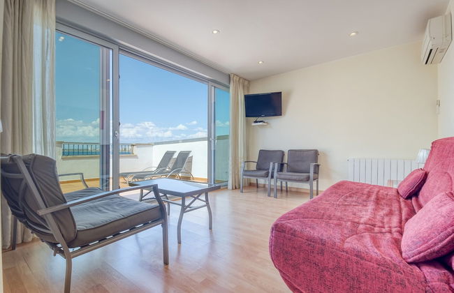 Centrally Heated Apt. in Roses - Photo 9