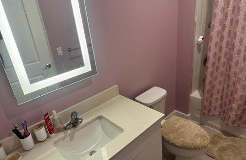 Modern Hyattsville Apartment - Walk to Metro & DC - Foto 19