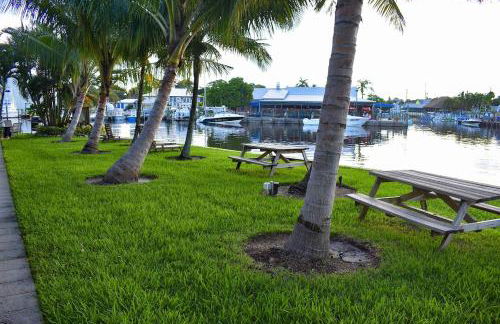 Sailfish Suites 2 - pet friendly & waterfront - Photo 1