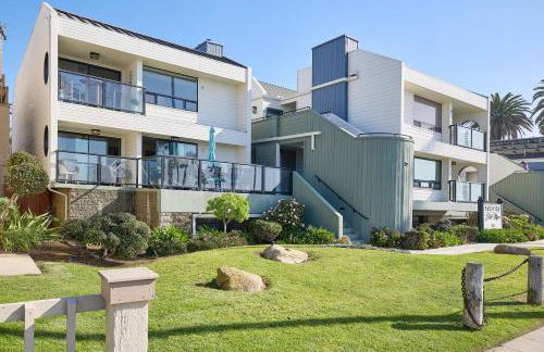 Coastal Luxury with Panoramic Ocean View - Foto 24