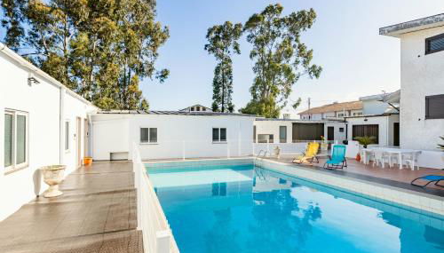 Live, Laugh, Love Beach Guest Home with AC - Foto 2