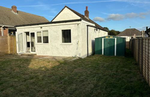 Brighton Bungalow Spacious 3BR, contractor friendly, close to University & near AMEX Stadium, parking,free WIFI,Garden & BBQ, Mobility challenged friendly - Foto 26