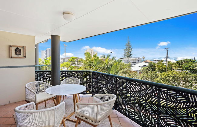 Chic Coastal Charm on Palm Beach - Photo 7