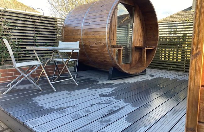 Contemporary Guest House With Outside Barrel Sauna - Foto 17