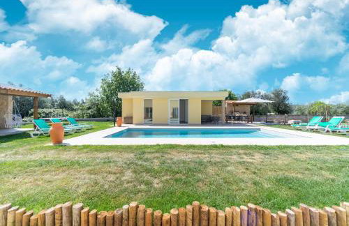 Rural Holiday Home with Pool - Foto 1