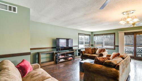 Riverfront Cabin Near Dtwn Pella with Game Room! - Foto 3
