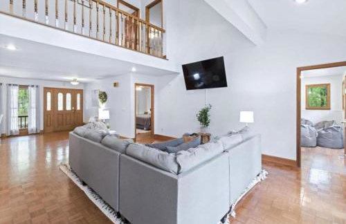 Wooded Retreat with game area and hot tub - Foto 10