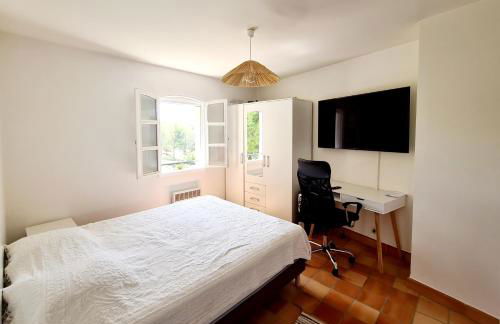 SUPERBE VILLA-DOMAINE AVEC GOLF PISCINE ET TENNIS - Foto 40