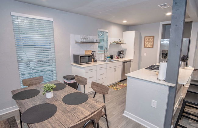 Stylish 4 Br/2ba Renovated Home Near Downtown - Foto 12