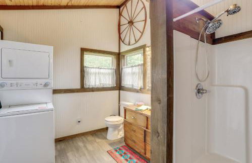 Mountain-View Cabin on Farm 3 Mi to Town and Shops - Foto 16