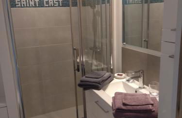 Maison Cosy entre CAP FREHEL et SAINT MALO 1km PLAGE 5min GR34 Wifi Jardin Vélos "CASA OHANA" - Foto 6