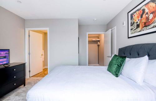 Luxury Apt with Balcony In Seaport - Foto 29