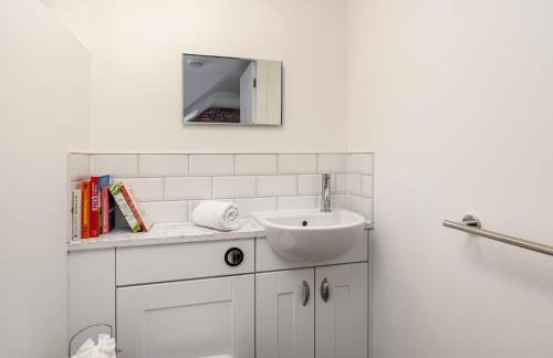 Charming Pet-Friendly Family Cottage in Eynsham - Pass the Keys - Photo 26