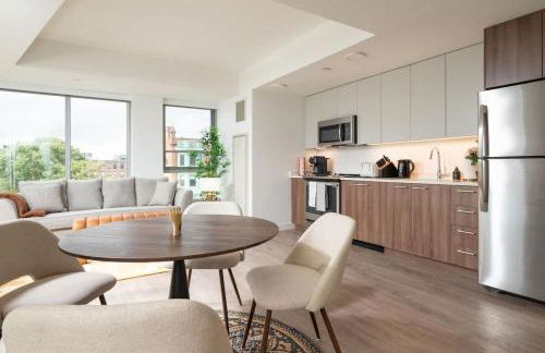 Central Space to Balance Life Work Play 7 Sleeps - Photo 3