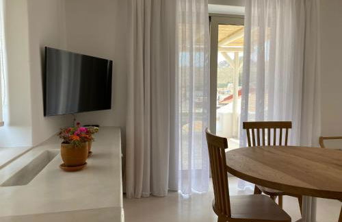 LAINI LUXURY SUITES - Photo 77