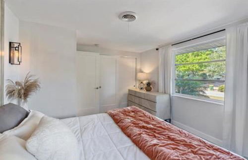 The Wisteria Oasis With heated pool and hot tub - Foto 24