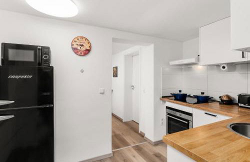 MOLA Apartments-Ferienwohnung für 5 Personen-separater Eingang-Gratis Parkplatz-Terrasse-Grill-Highspeed WLAN-auch für Langzeit geeignet - Foto 17