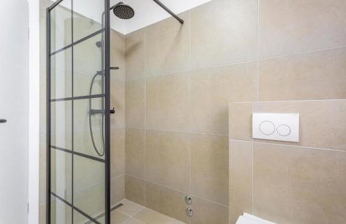 Amazing Home In Jurdani - Foto 32