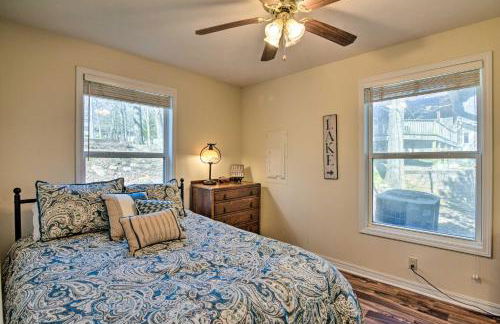 Lakefront Table Rock Getaway with Private Swim Dock! - Foto 16