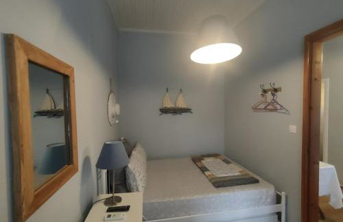 Sea Side Studio with Balcony and Sea View - Photo 10