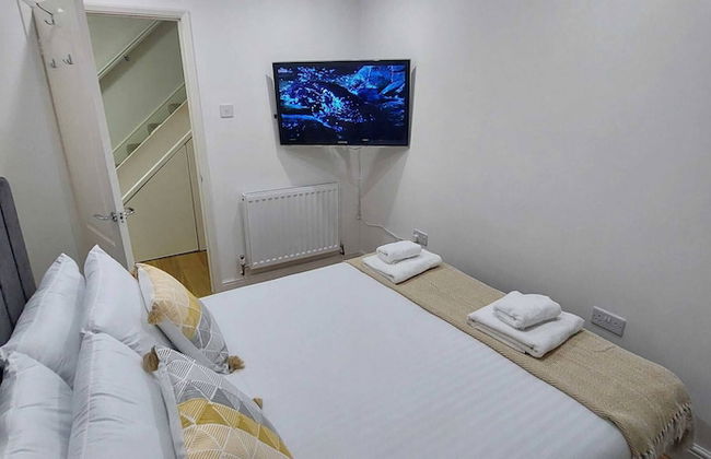 Luxury 5 Bedroom 2 BA House with Parking - Foto 5