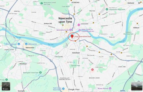 2 Bed Stylish Stay - By Holiday homes - Foto 19