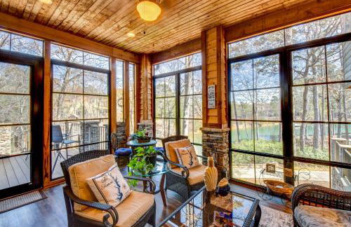 West Union Townhome with Patio and Lake View - Foto 12