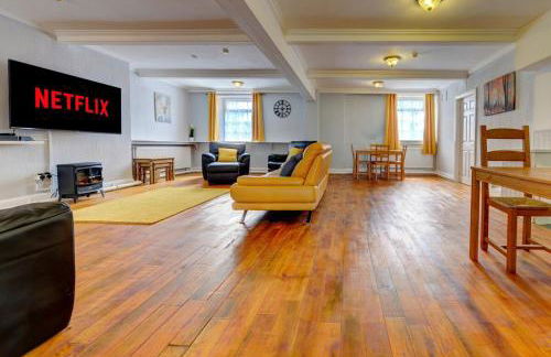 5 bedrooms, sleeps up to 16, secure parking space & comfort - Foto 15