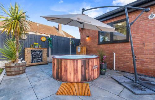 Stylish Home Hot Tub EV Parking - Foto 2