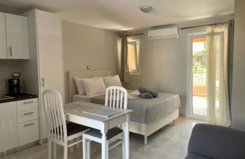 Arian Apartments - Photo 5