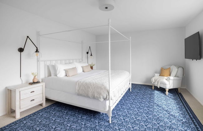 Black Oak by Avantstay Modern & Chic Santa Rosa Hideaway With Pool Table, & Fire Pit - Photo 26