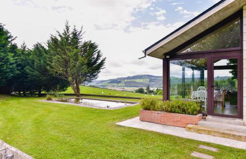 Casa con gran jardín y piscina en Cabarceno - Foto 3