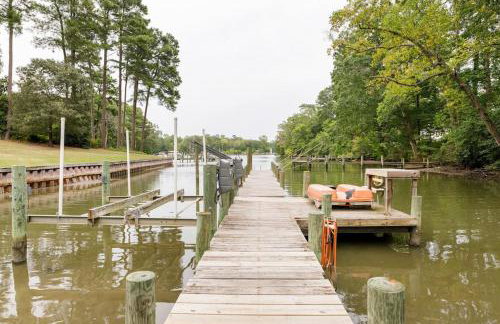 Waterfront Home With Boat Dock & Study - Photo 38