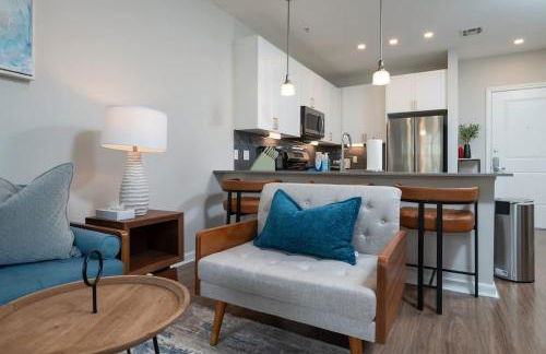 Central 1-BR Condo Assembly Row Gym & Pool Sleep 5 - Photo 18