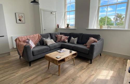 Hiltula spacious premium apartment with beautiful views - Photo 1