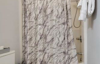 2 BDR with Free Parking! 2M to Broadway! - Foto 23