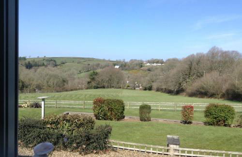 3 Bed Cottage-Sleeps 6-Garden-Hot Tub-Games Room - Photo 3