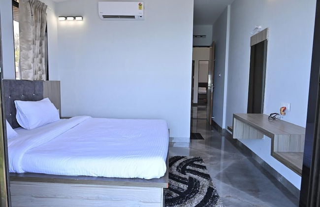 Shreeji Villa By Joy Suites - Photo 5