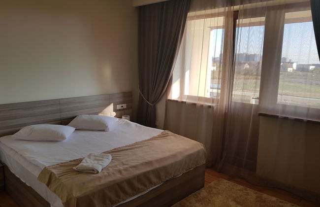 Cross Apartments and Tours - Photo 21