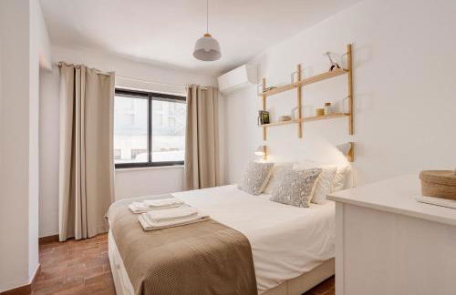 Moradia Tradicional no centro a 100m da Praia - Foto 45