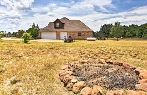 Spacious Stallion Lake Ranch Home with Patio - Foto 29